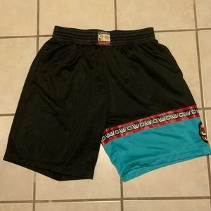 Mitchell & Ness Memphis Grizzlies/Vancouver Grizzlies Throwback Shorts